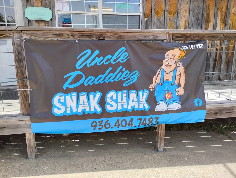 Uncle Daddiez Snak Shak Logo