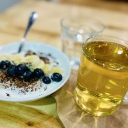 Mundos 305 - Oatmeal and camomile tea