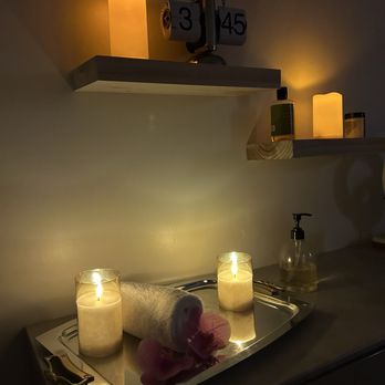 Bloom Wellness - An area in the massage room. - Massage Near Me - Ann Arbor, Michigan