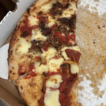 Nettie's Pizza Den - Pizza Near Me - Clayton, Missouri