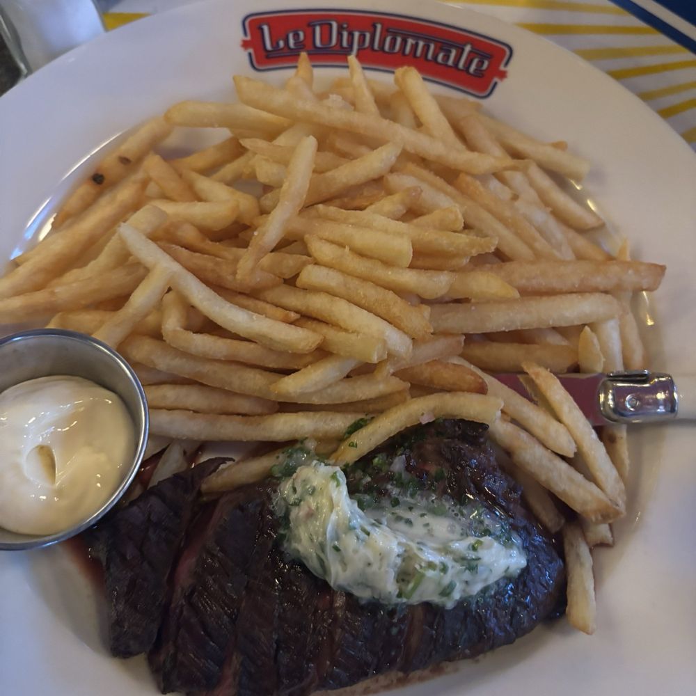 Le Diplomate - Steak Pommes Frites - Brasseries Near Me - Washington, DC, District of Columbia