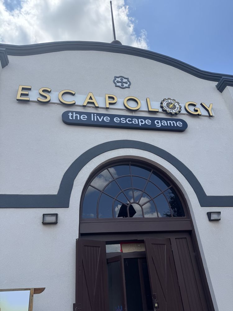 Escapology - wedding in Fort Worth, TX