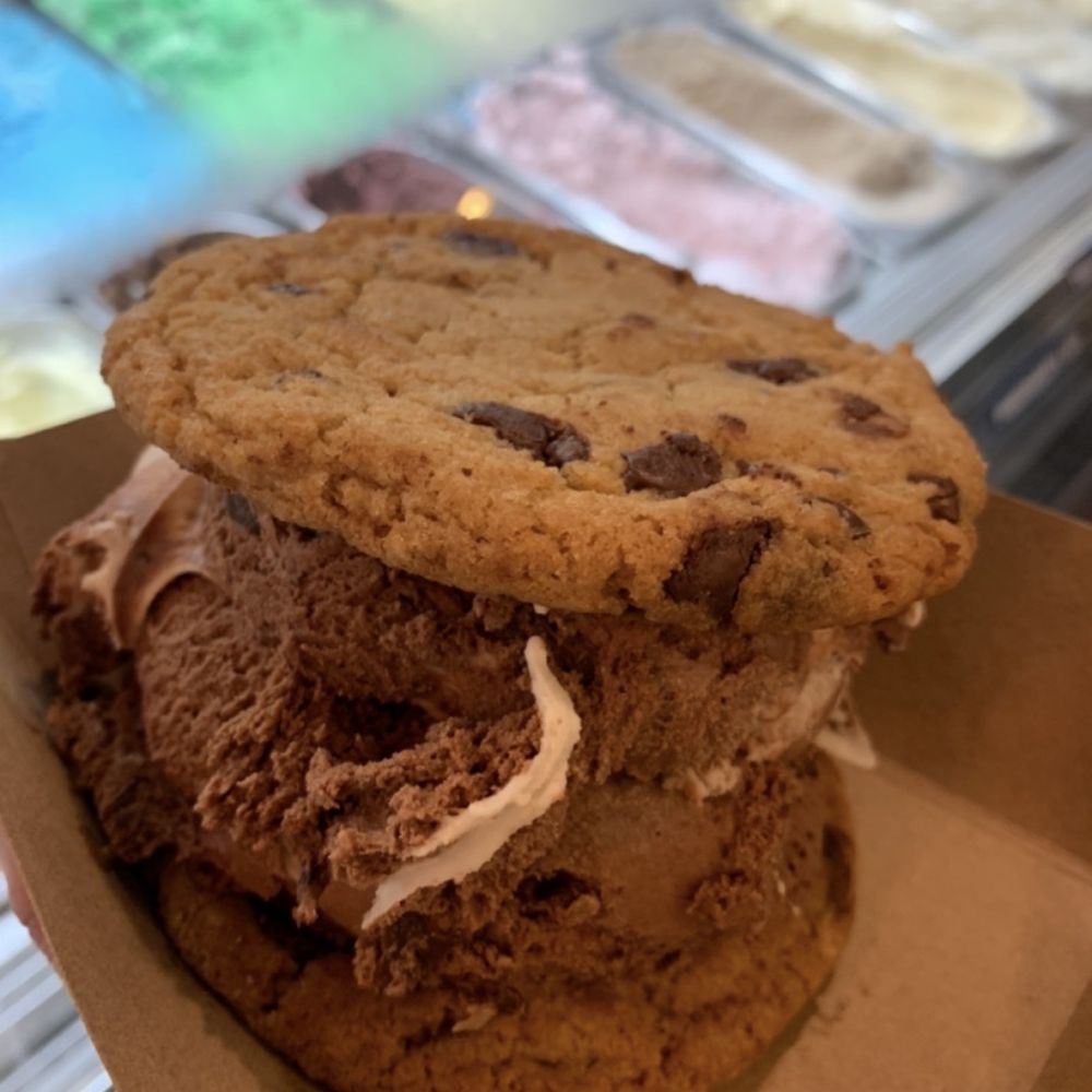 MooTime Creamery - Moo pie - Ice Cream & Frozen Yogurt Near Me - Coronado, California