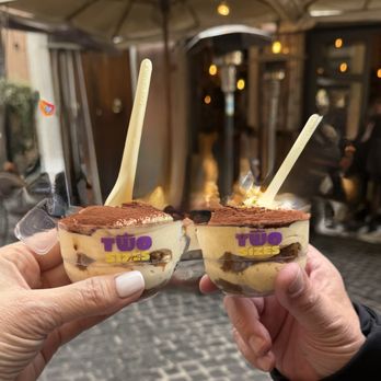 Two Sizes - Original and pistachio. Pistachio was tastier than the og. - Desserts Near Me - Rome, RM