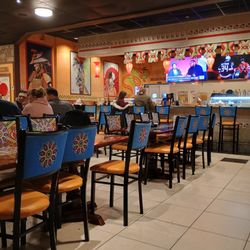 Sake Vs Tekila - Decorative interior