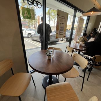 Da Vien Coffee - Tables and chairs - Coffee & Tea Near Me - Rosemead, California