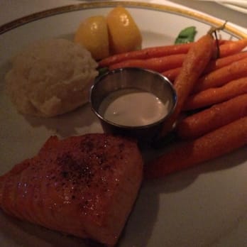 Arroyo Chop House - Salmon with mashed potatoes and carrots. - Steakhouses Near Me - Pasadena, California Arroyo Chop House - Salmon with mashed potatoes and carrots. - Steakhouses Near Me - Pasadena, California