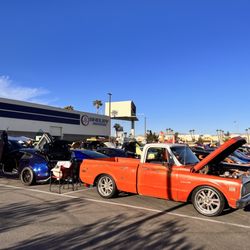 Cactus Jack's Outlaw Grill - Shelby American Car Show (Outlaw is by the building)