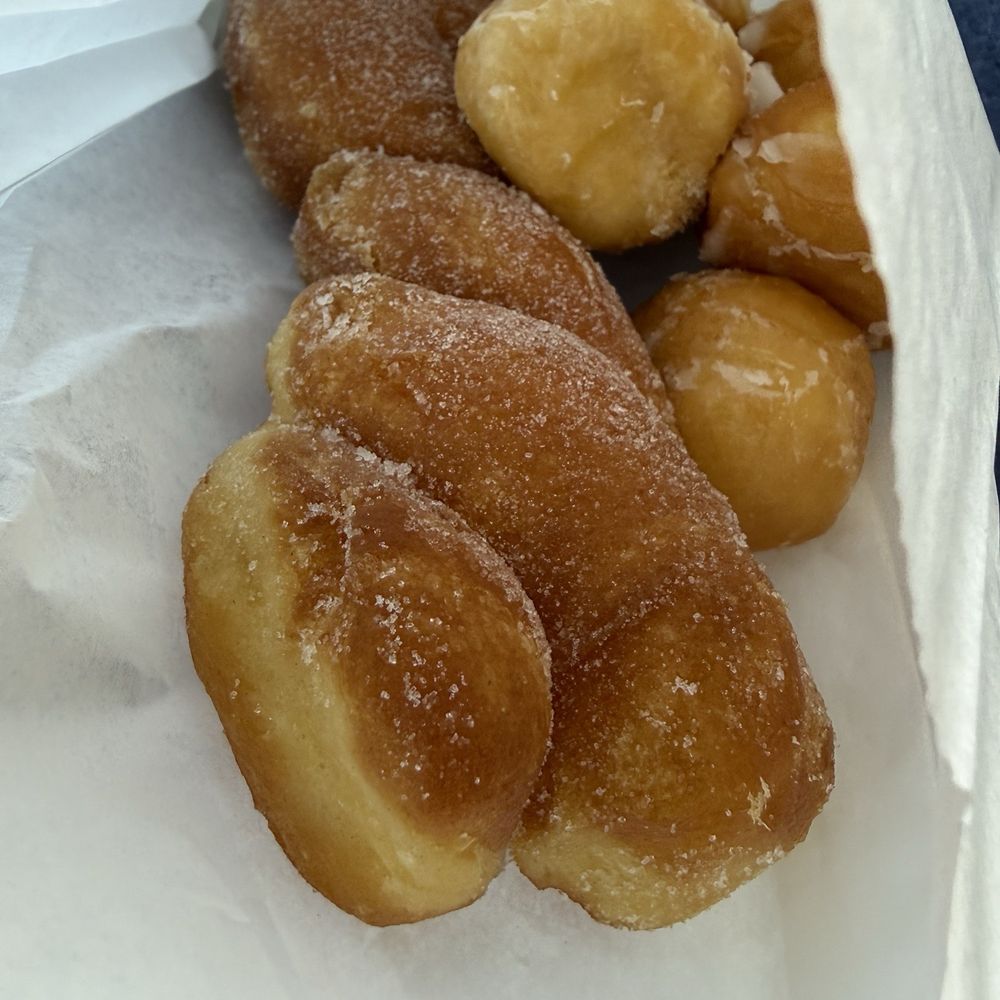 Tasty's Donuts - Donuts Near Me - Tarzana, California Tasty's Donuts - Donuts Near Me - Tarzana, California