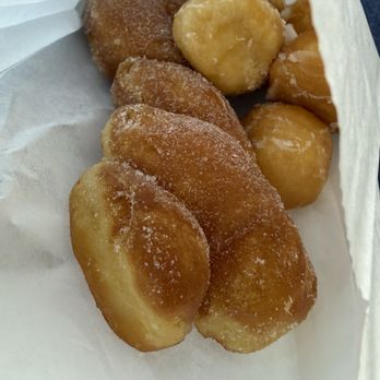 Tasty's Donuts - Donuts Near Me - Tarzana, California