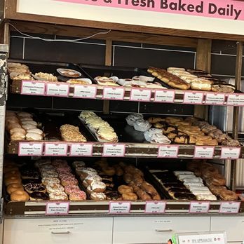 Aggie's Bakery and Cake Shop - Bakeries Near Me - West Allis, Wisconsin Aggie's Bakery and Cake Shop - Bakeries Near Me - West Allis, Wisconsin