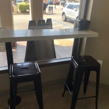 Robeks Fresh Juices & Smoothies - Seating - Juice Bars & Smoothies Near Me - Pasadena, California Robeks Fresh Juices & Smoothies - Seating - Juice Bars & Smoothies Near Me - Pasadena, California