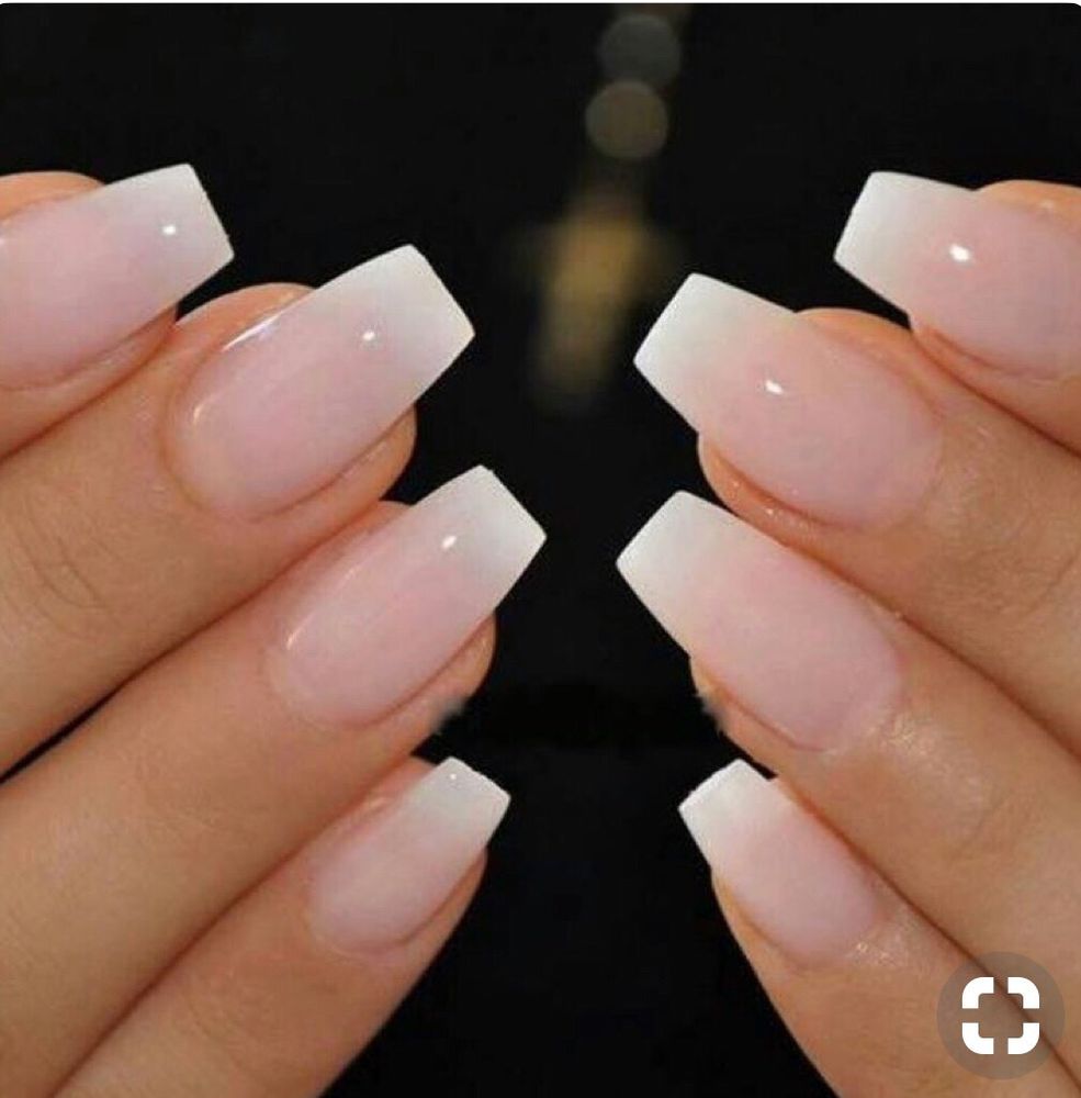 Regal Nails Salon And Spa Logo