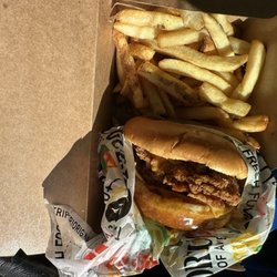 Peri Peri Original - Chicken sandwich with garlic butter with mango lime sauce