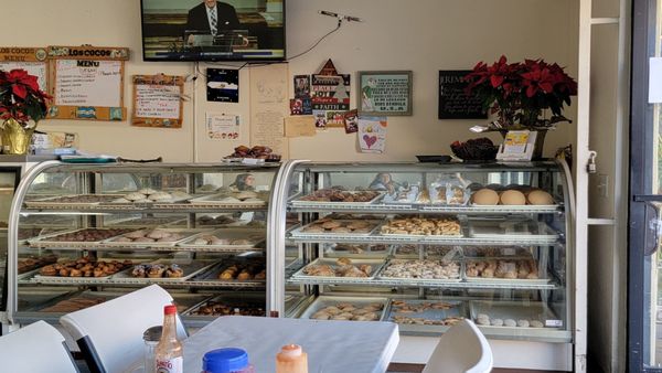 Panaderia y Pupuseria Los Cocos by null