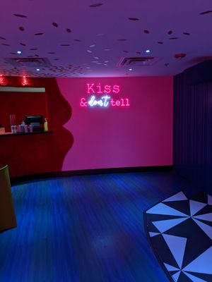 Wonder Bar by null