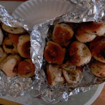 PG Pizza - Garlic rolls.  Delicious!  Very cheap at 4 for $1 so we ordered 16! - Italian Near Me - Bronx, New York
