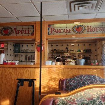 Red Apple Pancake House - the interior of the restaurant - Breakfast & Brunch Near Me - Carol Stream, Illinois