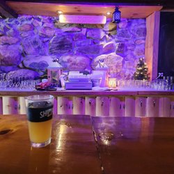 Nick Stoner Inn 19th Hole - Sitting at the bar on a Saturday