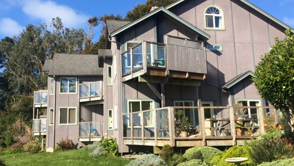 Turtle Rocks Oceanfront Inn by null