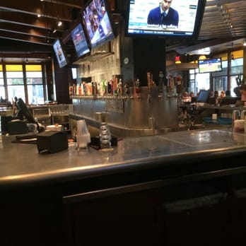 Yard House - Bar and beer selection - Bars Near Me - Houston, Texas Yard House - Bar and beer selection - Bars Near Me - Houston, Texas