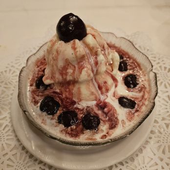 Hy's Steak House - Cherries Jubilee!! - Steakhouses Near Me - Honolulu, Hawaii
