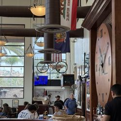 Milton's - Dining area