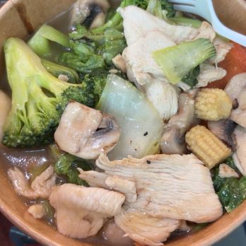 Bua Thai Restaurant - Thai Near Me - Etobicoke, Ontario