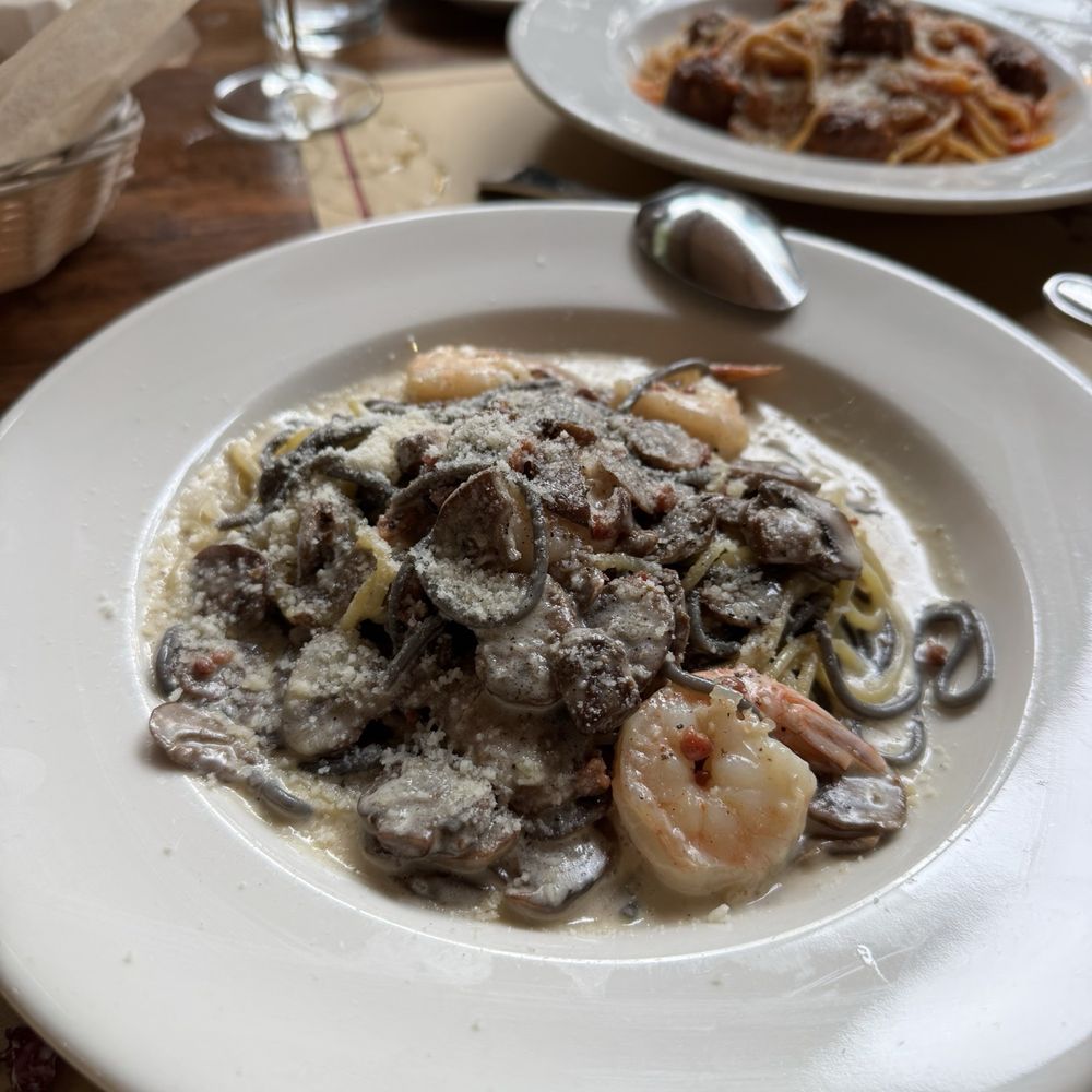 Maccheroni Republic - Signature Dish - Bianchi & Neri - Italian Near Me - Los Angeles, California