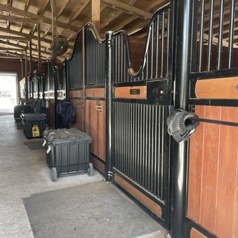 Riverbend Equestrian Center - Barn isle - Horse Boarding Near Me - Jupiter, Florida Riverbend Equestrian Center - Barn isle - Horse Boarding Near Me - Jupiter, Florida