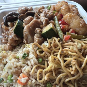 Panda Express - Fried Rice/Noodles, Mushroom Chicken & Honey Sesame Chicken Breast - Chinese Near Me - Honolulu, Hawaii Panda Express - Fried Rice/Noodles, Mushroom Chicken & Honey Sesame Chicken Breast - Chinese Near Me - Honolulu, Hawaii