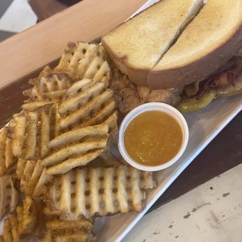 Treylor Park - Hitch - Grilled Apple Pie with Chicken Sandwich - New American Near Me - Savannah, Georgia Treylor Park - Hitch - Grilled Apple Pie with Chicken Sandwich - New American Near Me - Savannah, Georgia