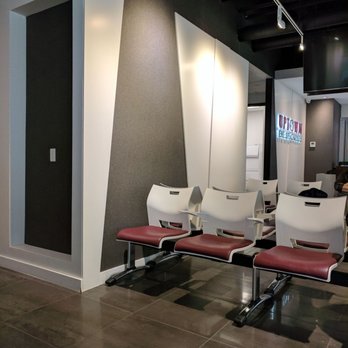 Uptown Eye Specialists - Waiting area - Ophthalmologists Near Me - Toronto, Ontario