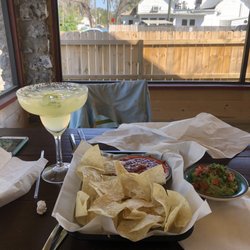 Elle Cocina - The chips are made there and are absolutely delicious, light and amazing.
