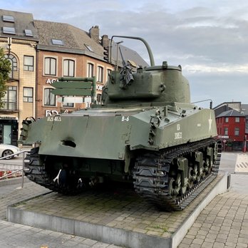 Le Nut's - Sherman Tank in the parking lot - Cafes Near Me - Bastogne, WLX