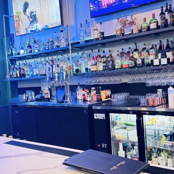 Charlie’s Watch Bar - Cocktail Bars Near Me - Humble, Texas