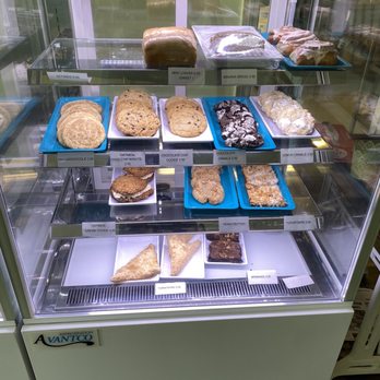Old Bags Bakery & Things - Second half of display as of May 2023 - Bakeries Near Me - Orland, California Old Bags Bakery & Things - Second half of display as of May 2023 - Bakeries Near Me - Orland, California