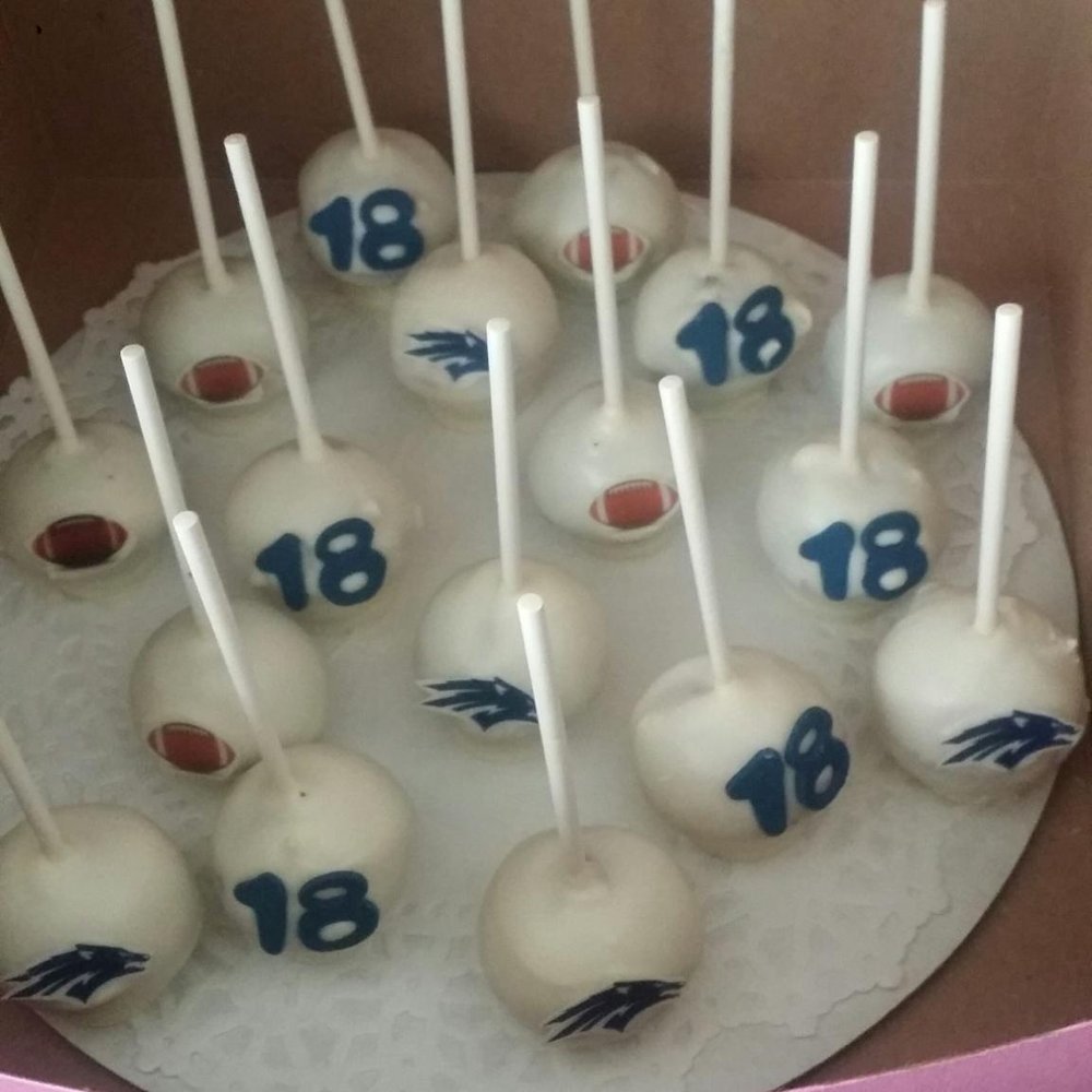 Cake On Sunday - My Son' s 18 th Birthday delivered to his dorm front desk! He loved them! - Cupcakes Near Me Cake On Sunday - My Son' s 18 th Birthday delivered to his dorm front desk! He loved them! - Cupcakes Near Me