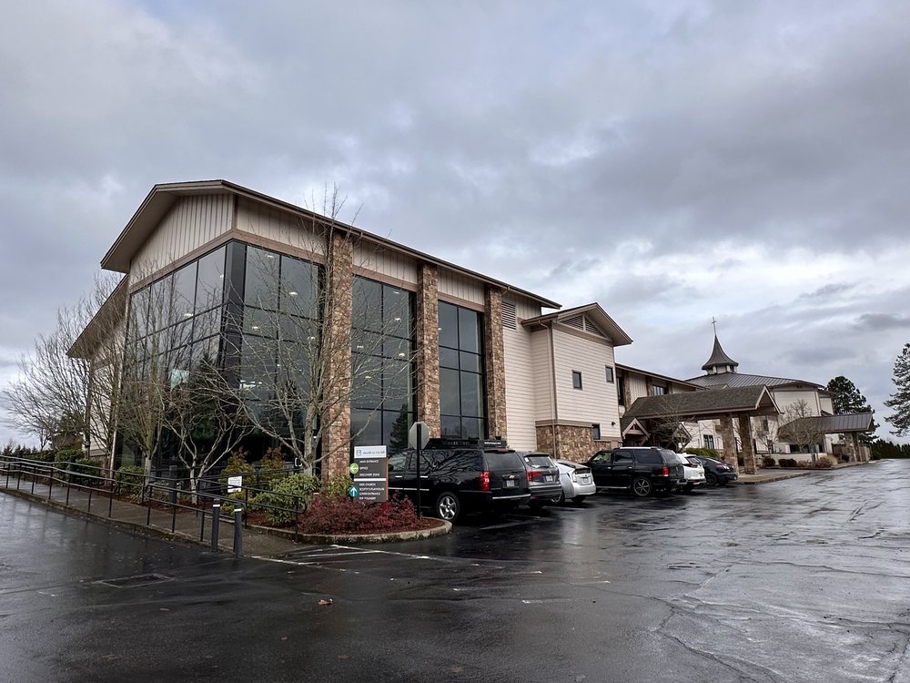 SCOTTY’S PLAYHOUSE Updated September 2024 24 Photos 700 NW Hl Rd