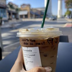 Starbucks - Iced Caramel Macchiato