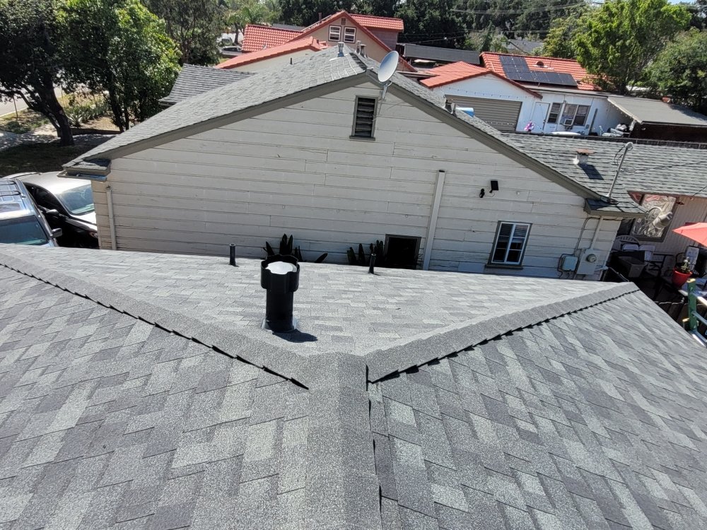 Slide of Hernandez Roofing