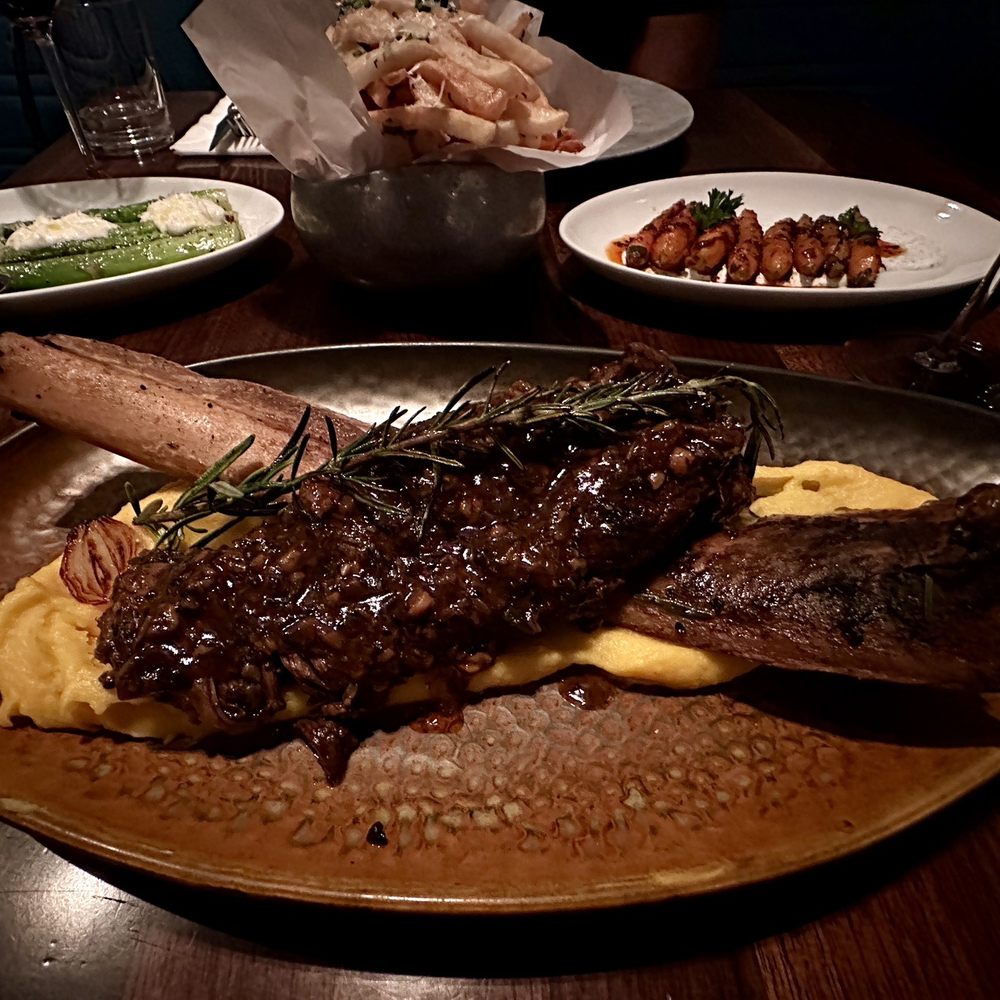 Doris Metropolitan - Steakhouses Near Me - Houston, Texas Doris Metropolitan - Steakhouses Near Me - Houston, Texas
