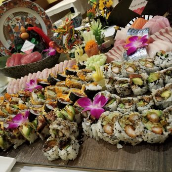 Yoshino - Sushi platter - Japanese Near Me - Pittsburgh, Pennsylvania