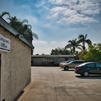 Lincoln Chiropractic - Large Car Park at the rear entrance - Chiropractors Near Me - Anaheim, California