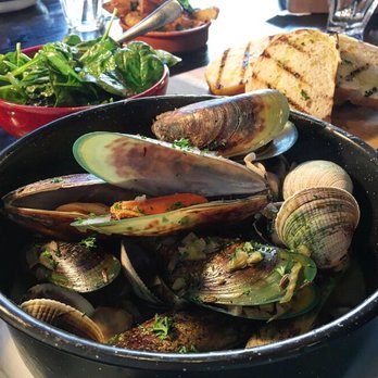Public Kitchen & Bar - Green lipped steamed mussels and clams - New Zealand Near Me - Queenstown, OTA