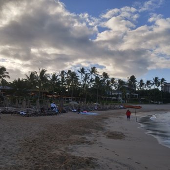 Ko'Olina Lagoon - The vuew of Disney from the lagoon beach. 7am - Beaches Near Me - Kapolei, Hawaii