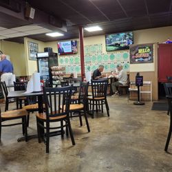 Bear's Po Boy's at Gennaro's - Inside