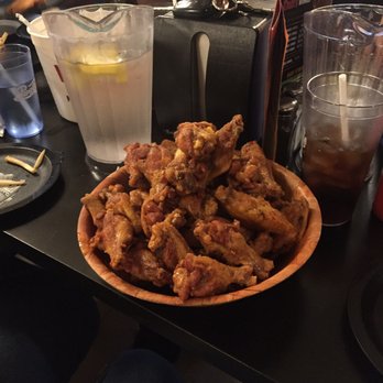 Duff's Famous Wings - American Near Me - Amherst, New York Duff's Famous Wings - American Near Me - Amherst, New York