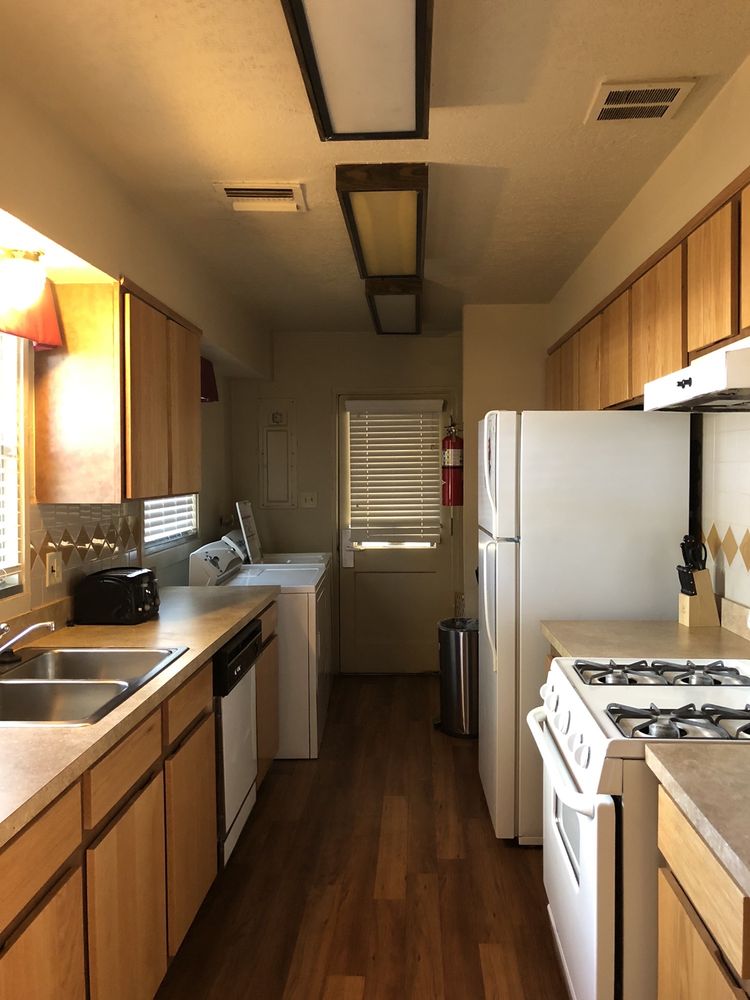 KIRTLAND INN LODGING Updated October 2024 13 Photos 20002052