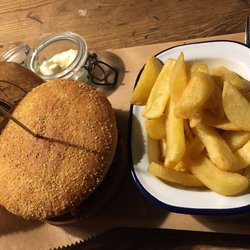 Burgeria - BBQ Burger Menü mit Vollkornsemmel